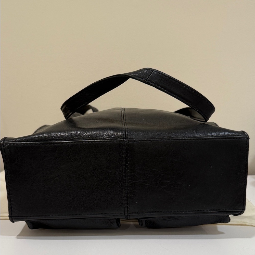 *HOBO Classic Black Messenger Bag Handbag - Picture 6 of 8
